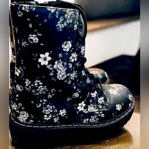 Jellypop Women's Ramsey Black/Grey Fall/Winter Boots SIZE 7.5